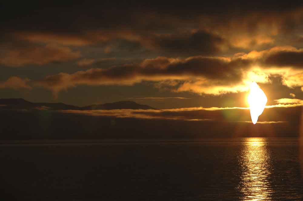 Argentina 066 - parque nacional de los glaciares - lago Argentino - amanecer.jpg